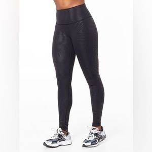 Lululemon Wunder Train: Shapeshifter Foil Black, 25”, size 6